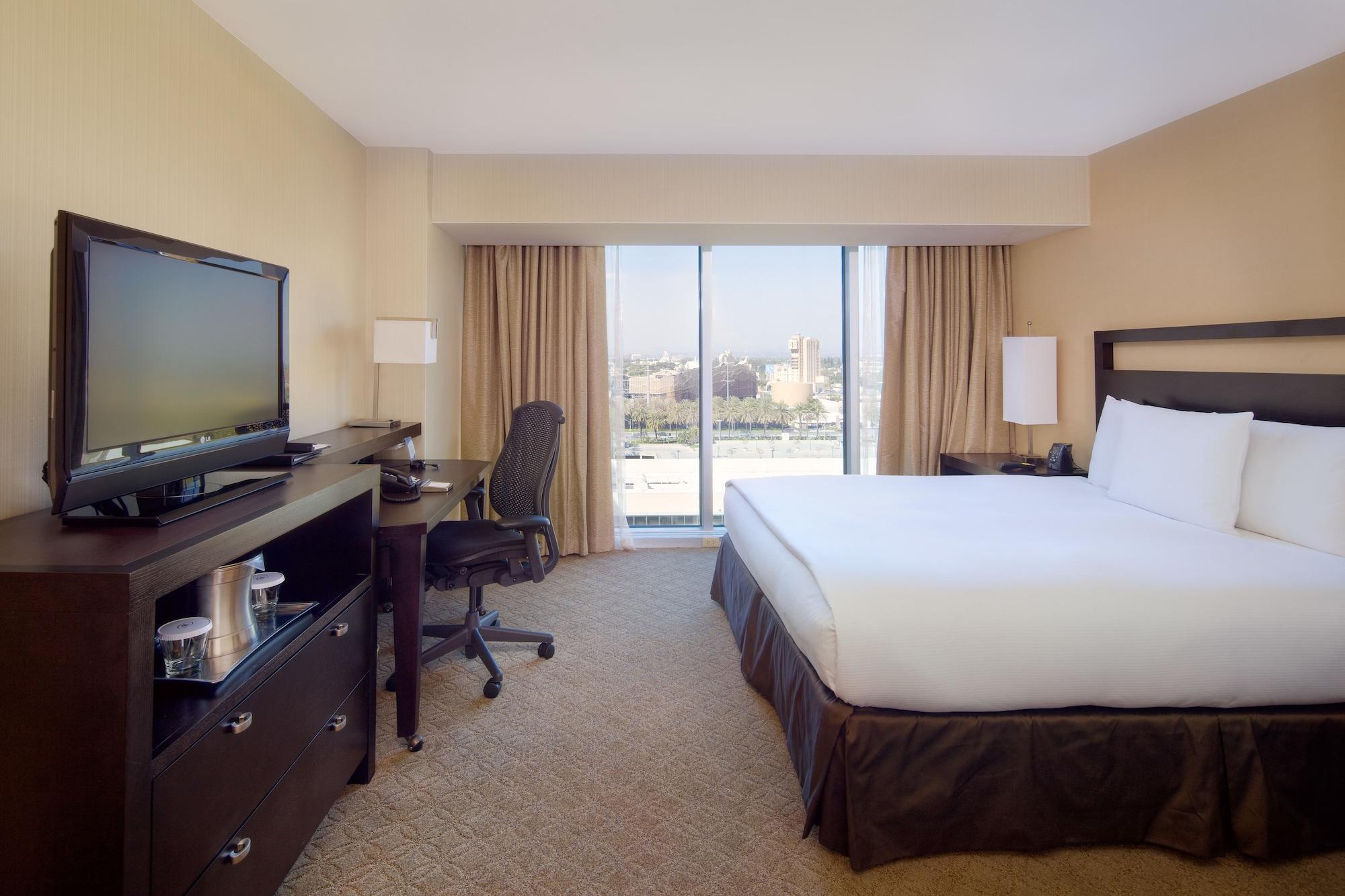 Hilton Hotel 4*